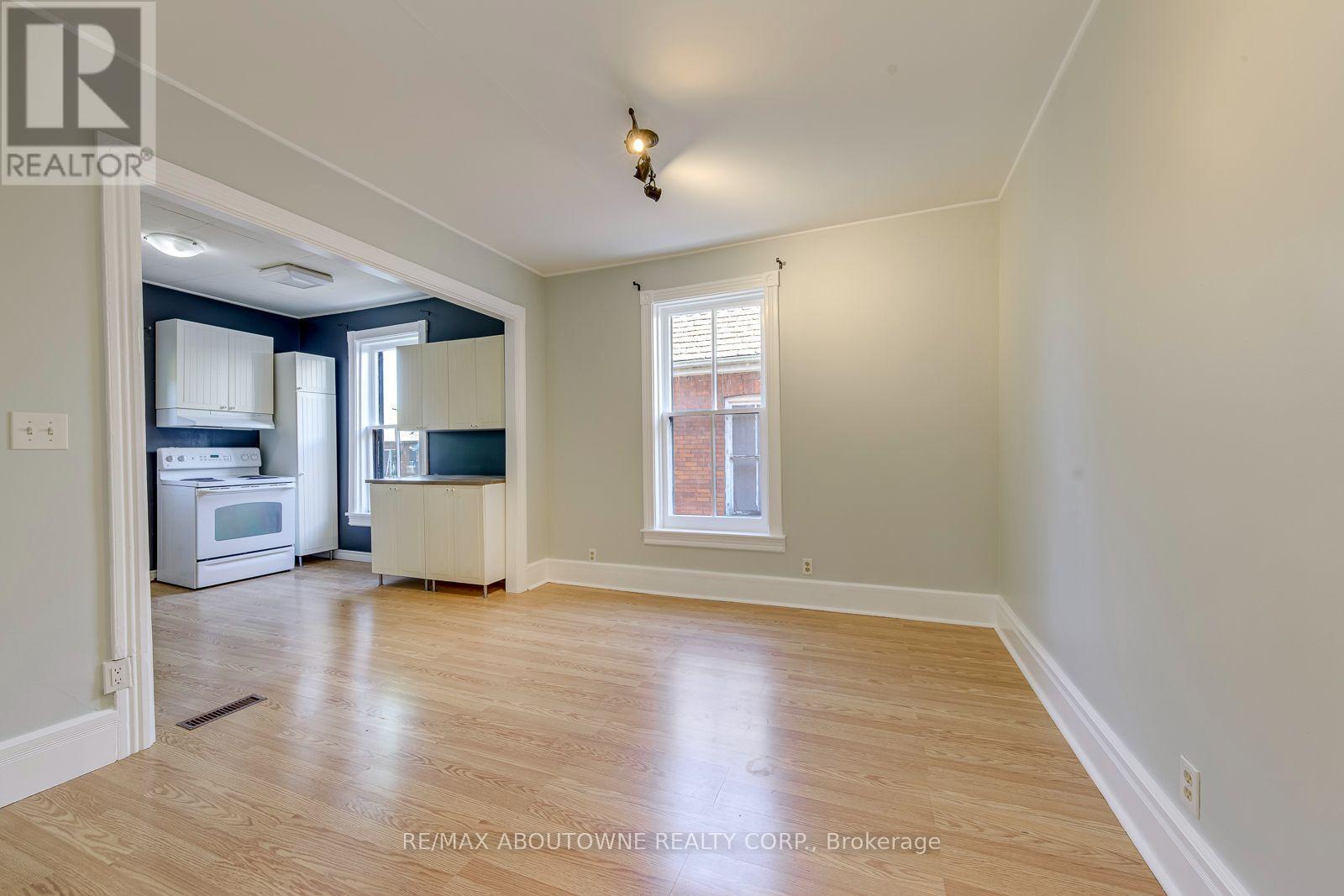 100 Grant Avenue Property Photo 17