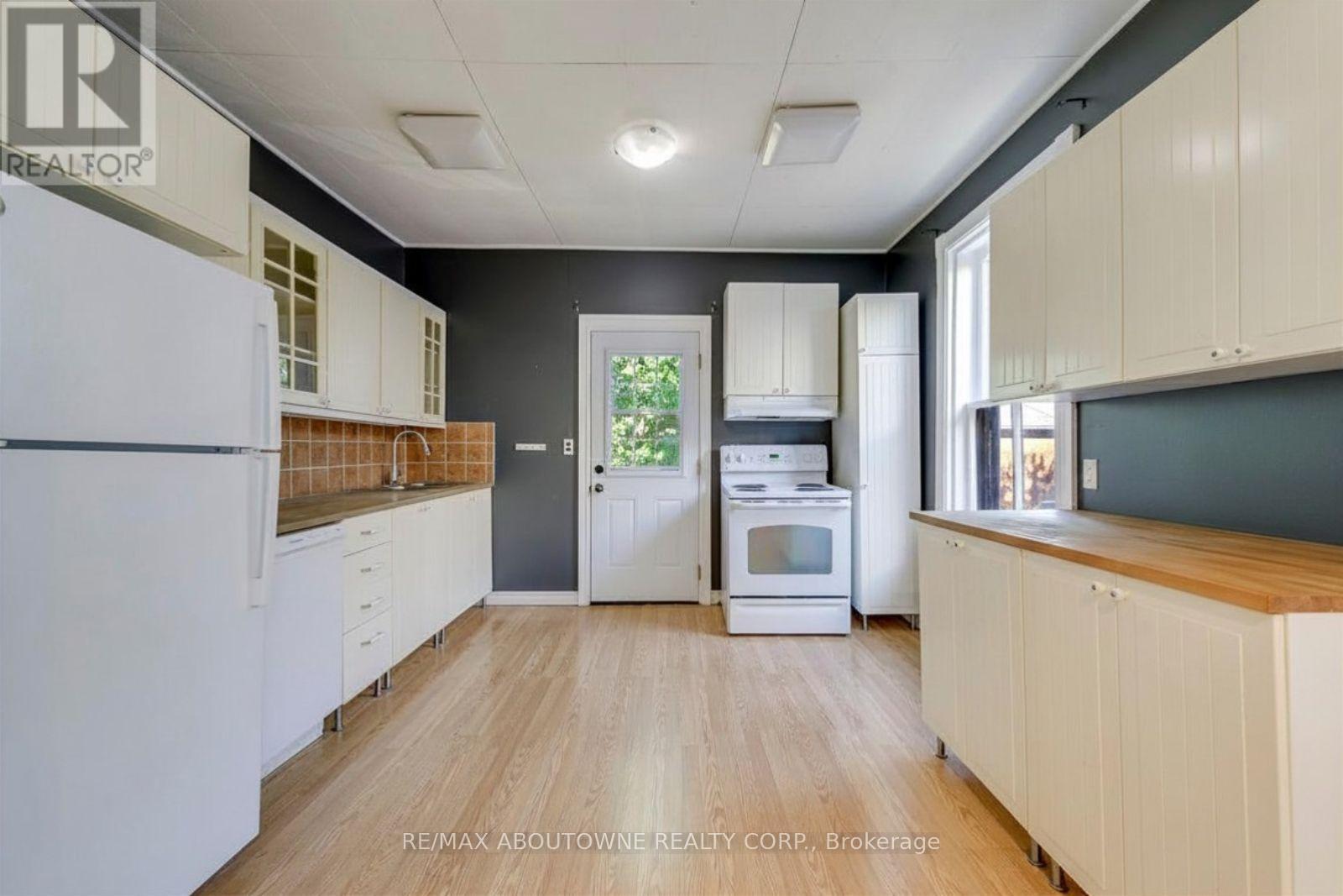 100 Grant Avenue Property Photo 19