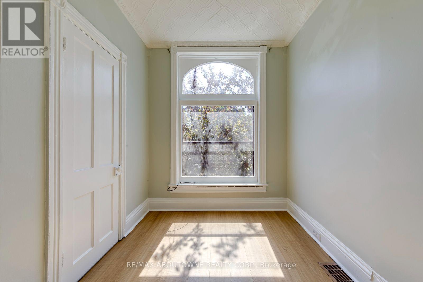 100 Grant Avenue Property Photo 21