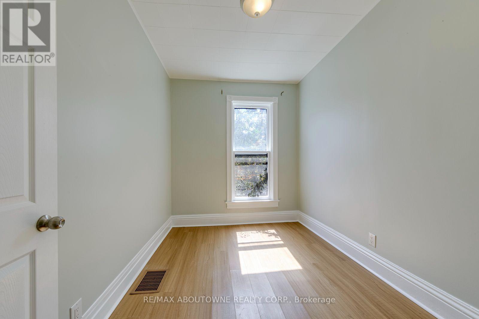 100 Grant Avenue Property Photo 26
