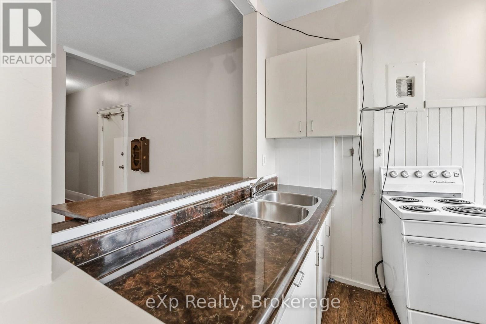 25 - 109 Downie Street Property Photo 5