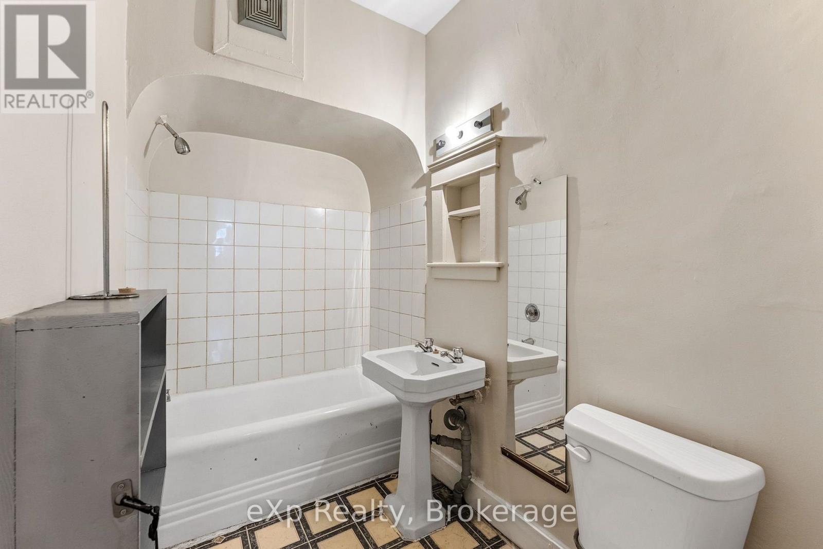 25 - 109 Downie Street Property Photo 10