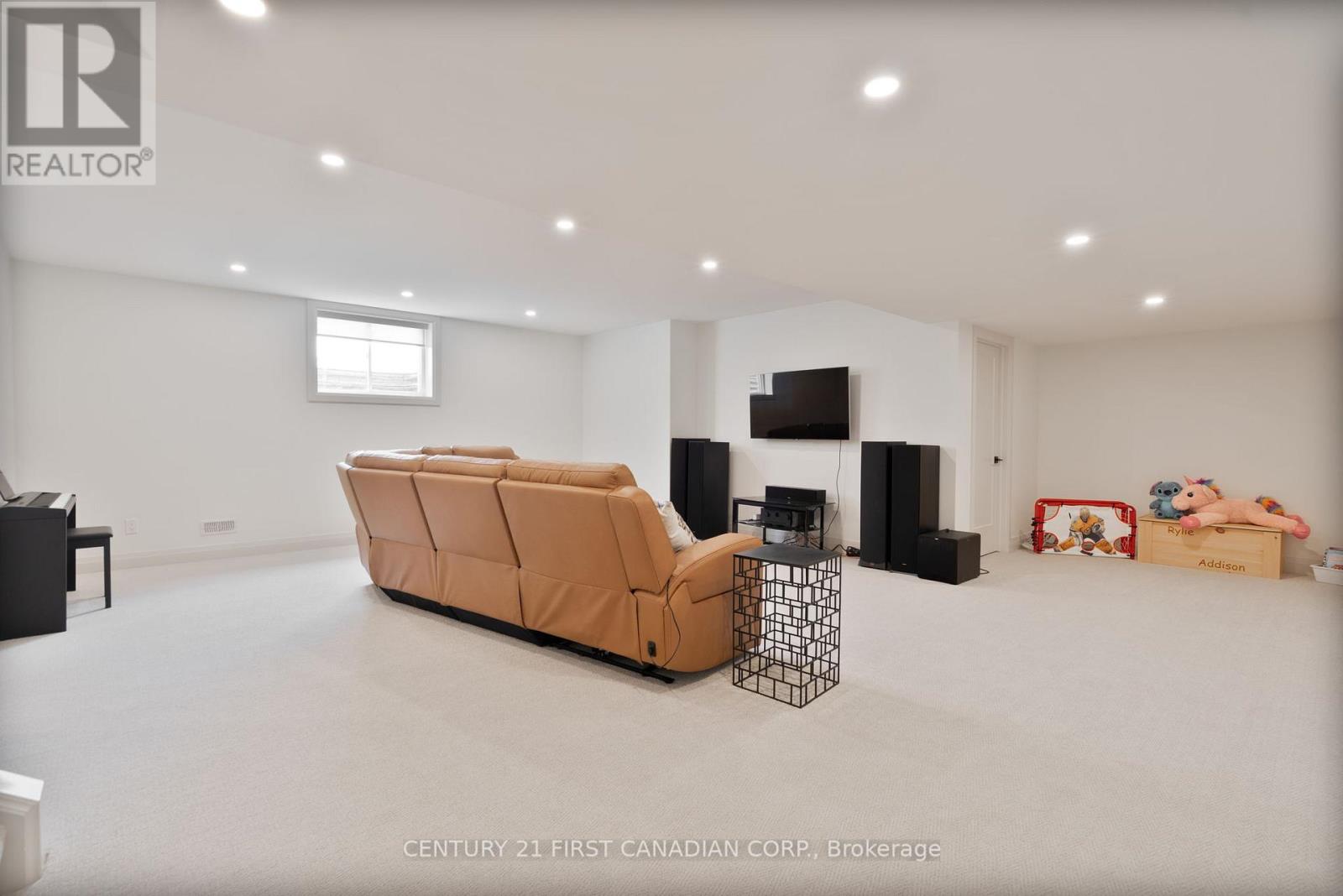 24 Postma Crescent Property Photo 33