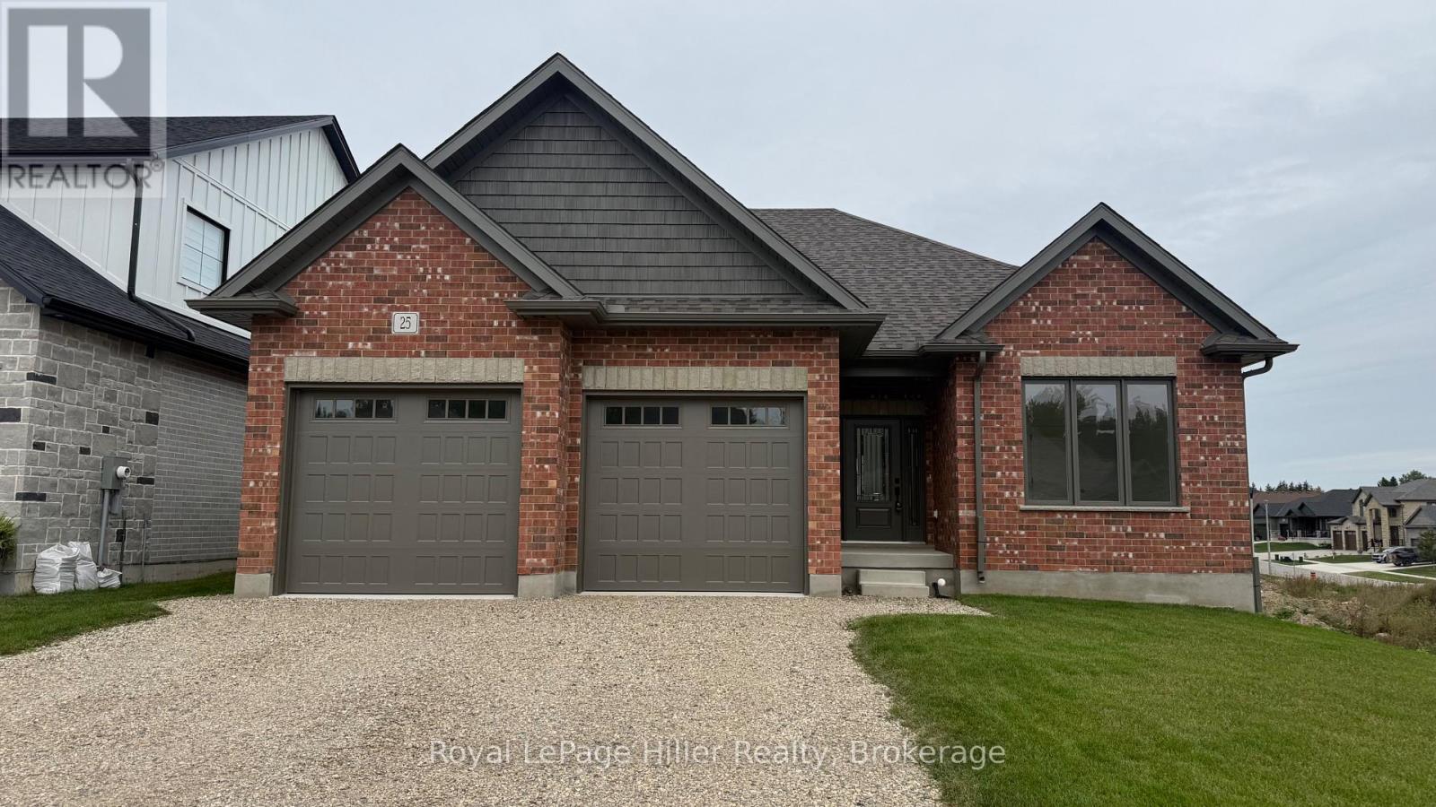 25 AVERY PLACE Property Photo 1