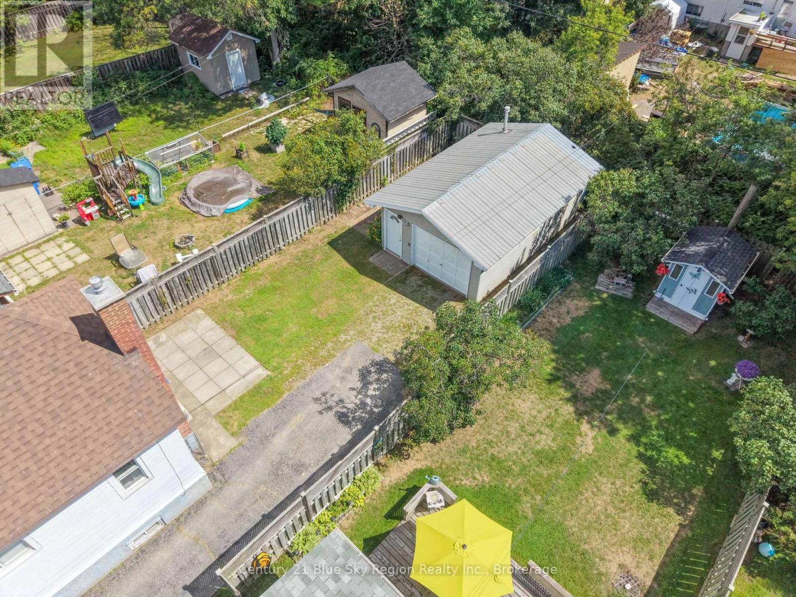 452 King Street W Property Photo 2