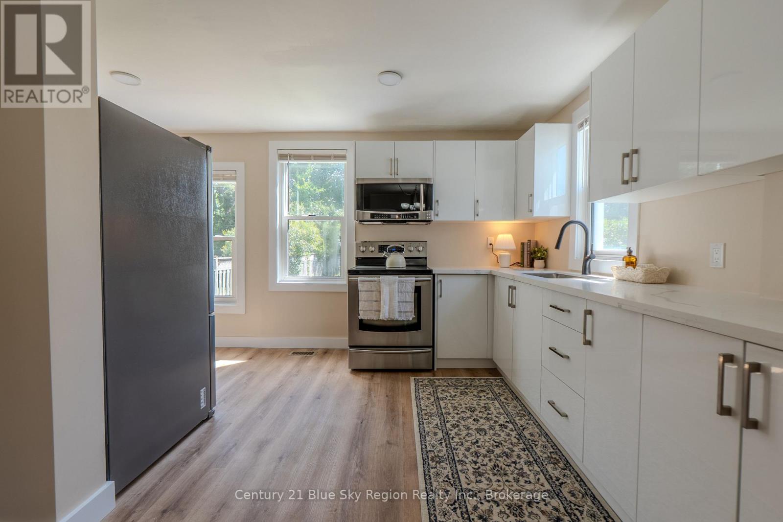 452 King Street W Property Photo 5