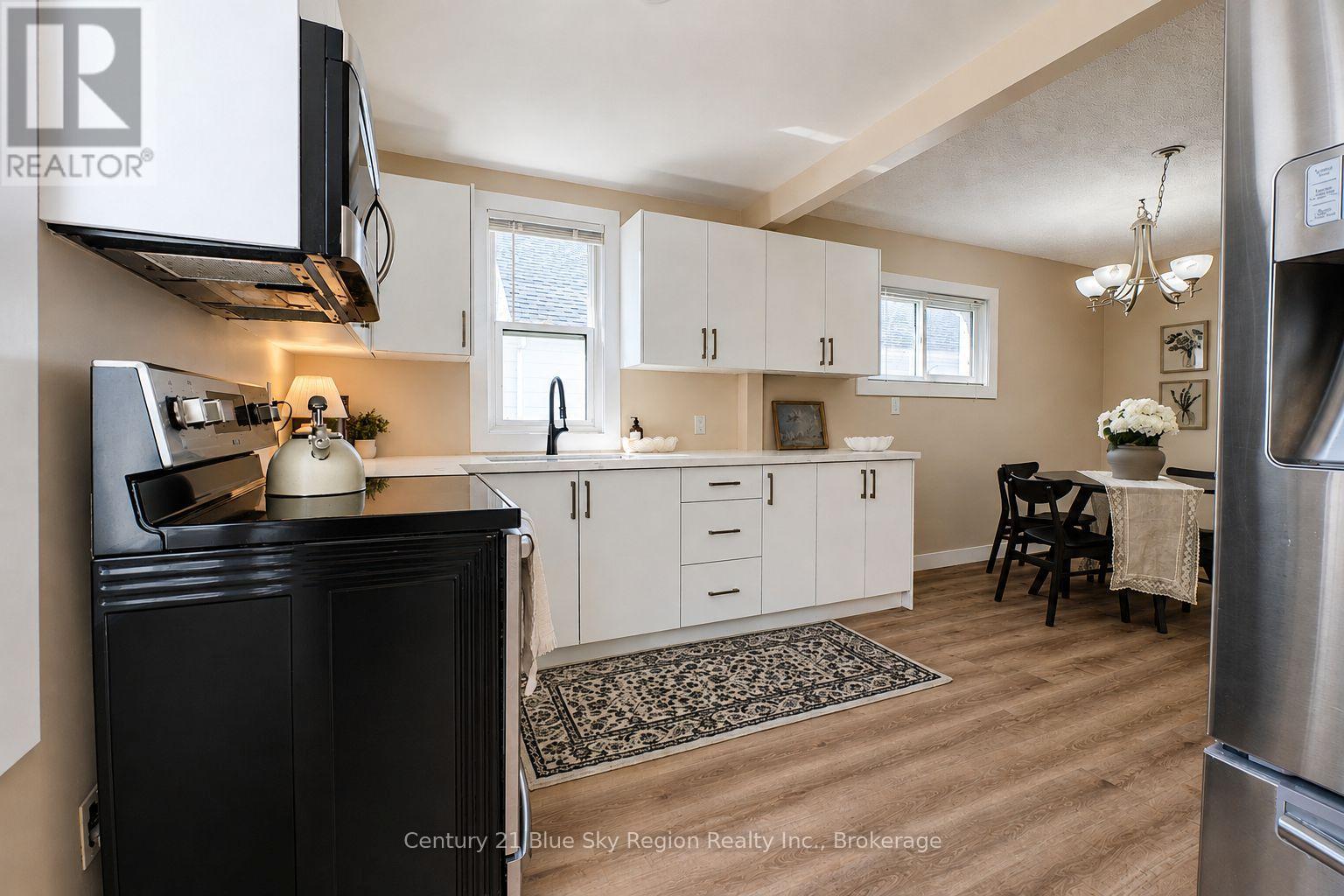 452 King Street W Property Photo 7