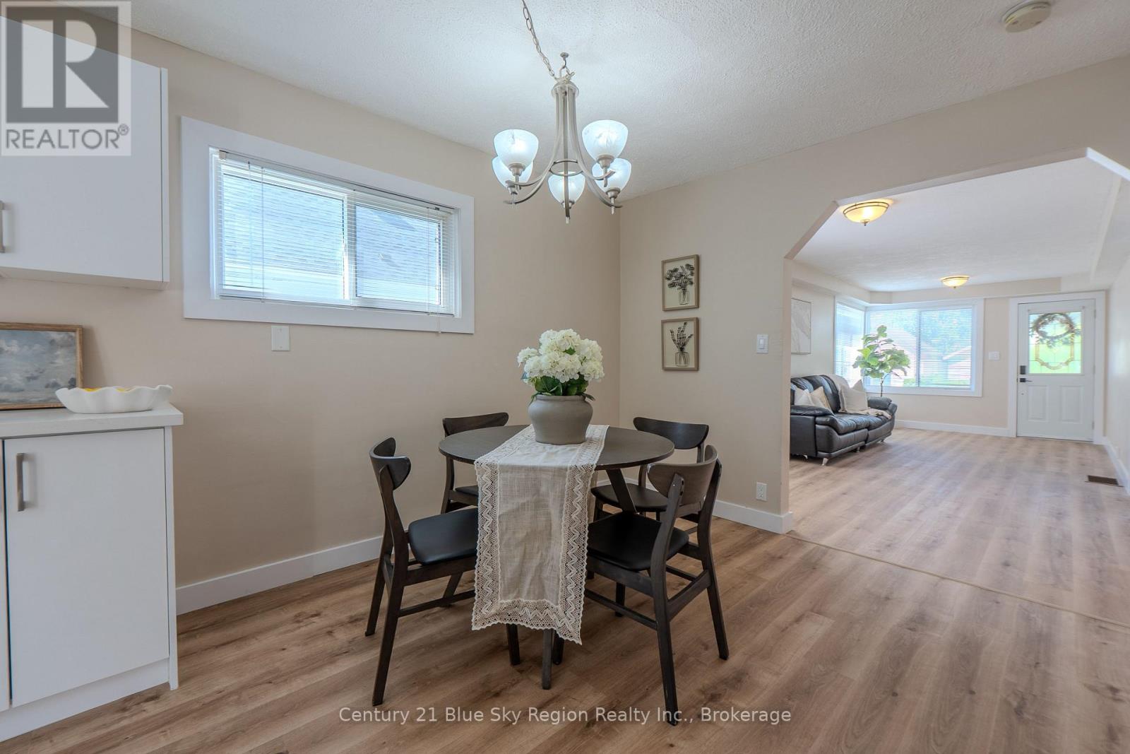 452 King Street W Property Photo 10