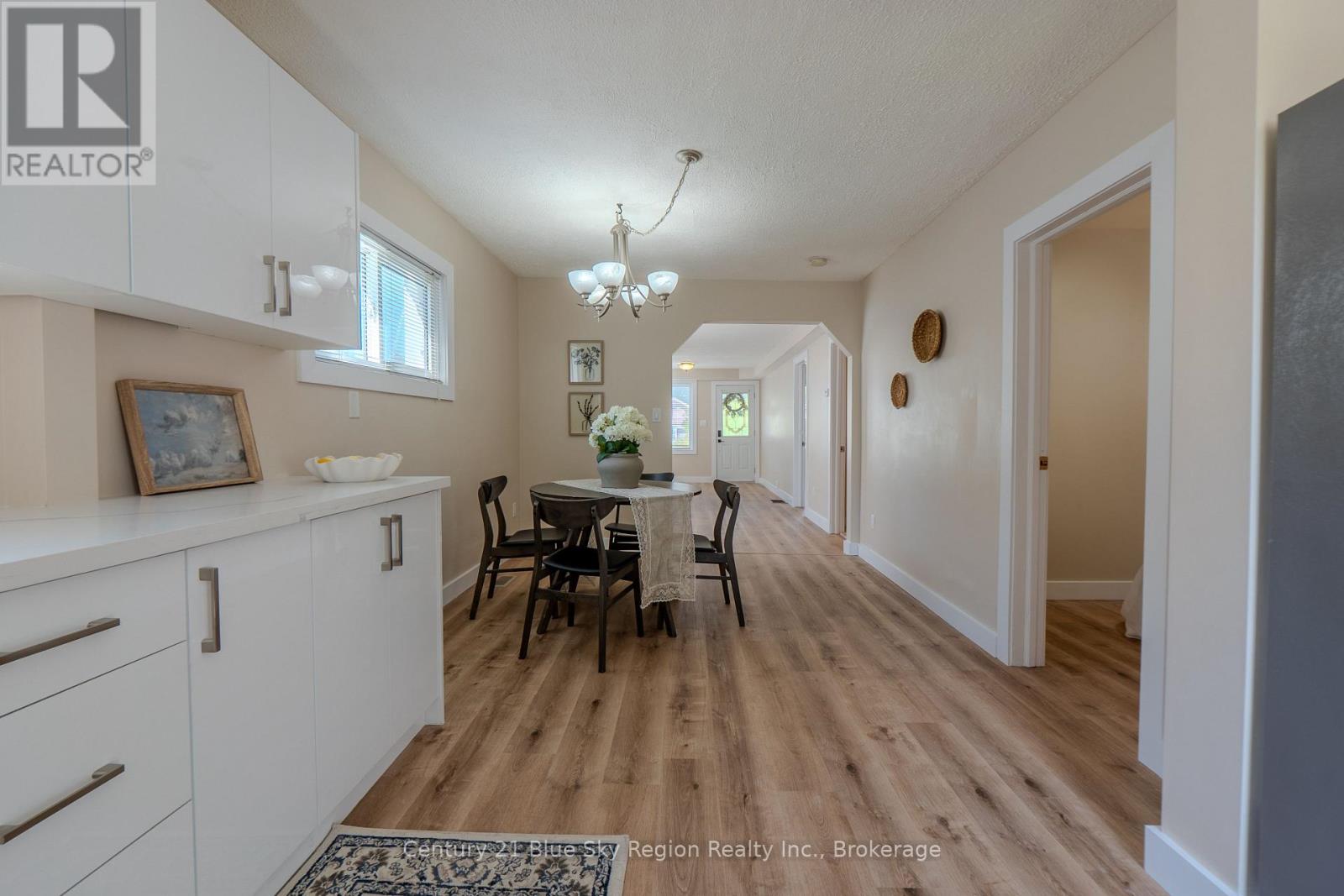 452 King Street W Property Photo 11