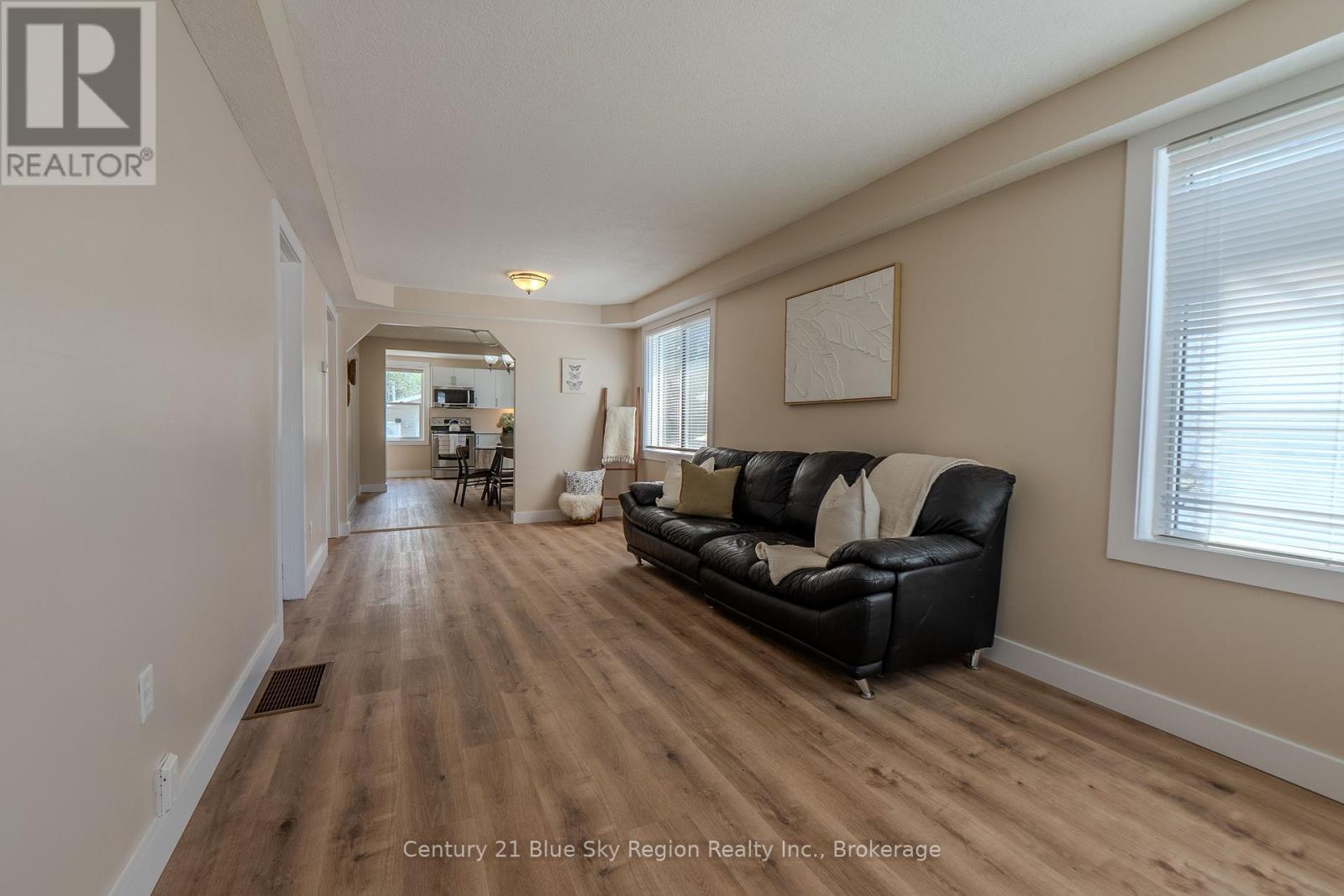 452 King Street W Property Photo 14