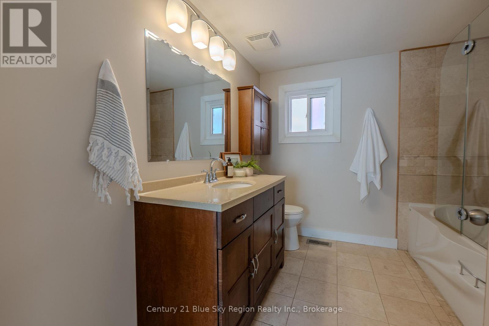 452 King Street W Property Photo 18