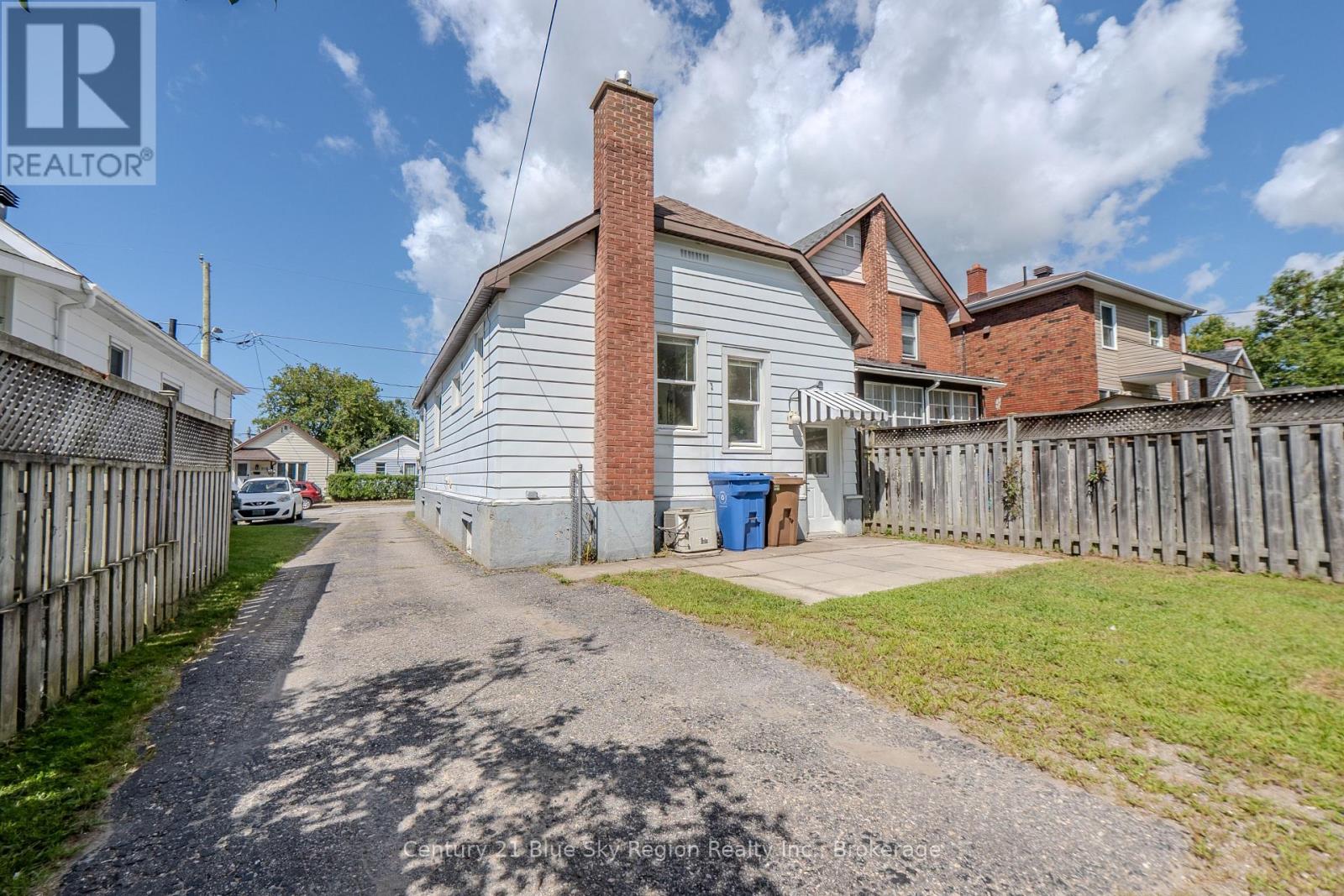 452 King Street W Property Photo 33