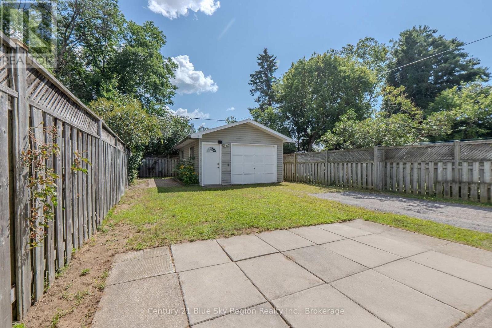 452 King Street W Property Photo 35