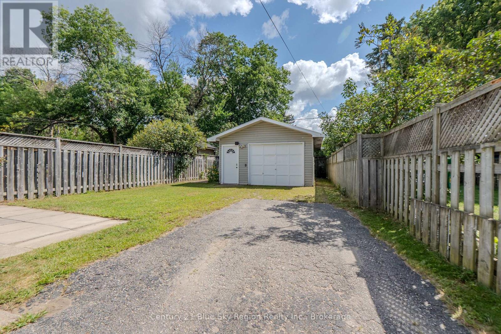 452 King Street W Property Photo 36