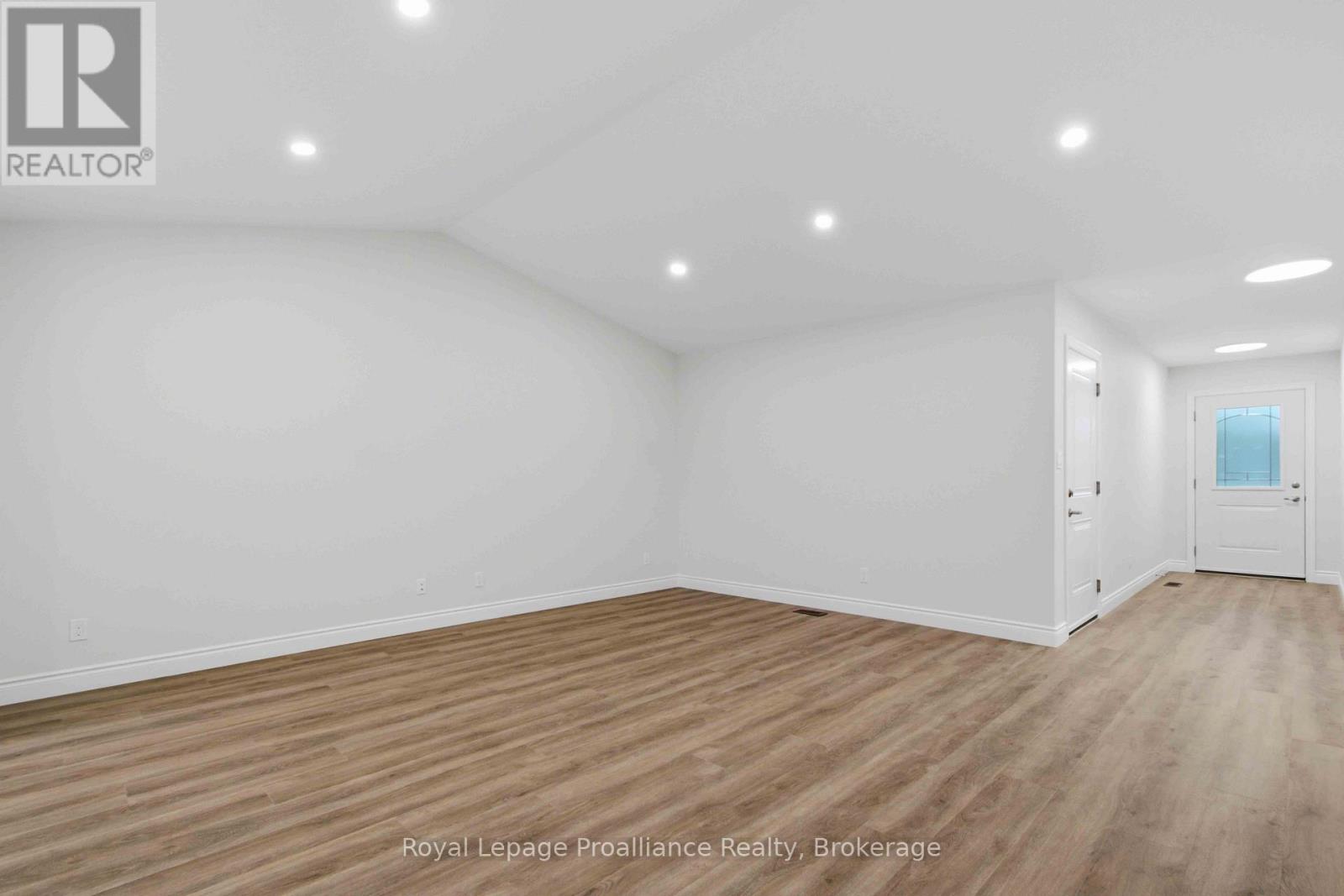 33 Clayton John Avenue Property Photo 6