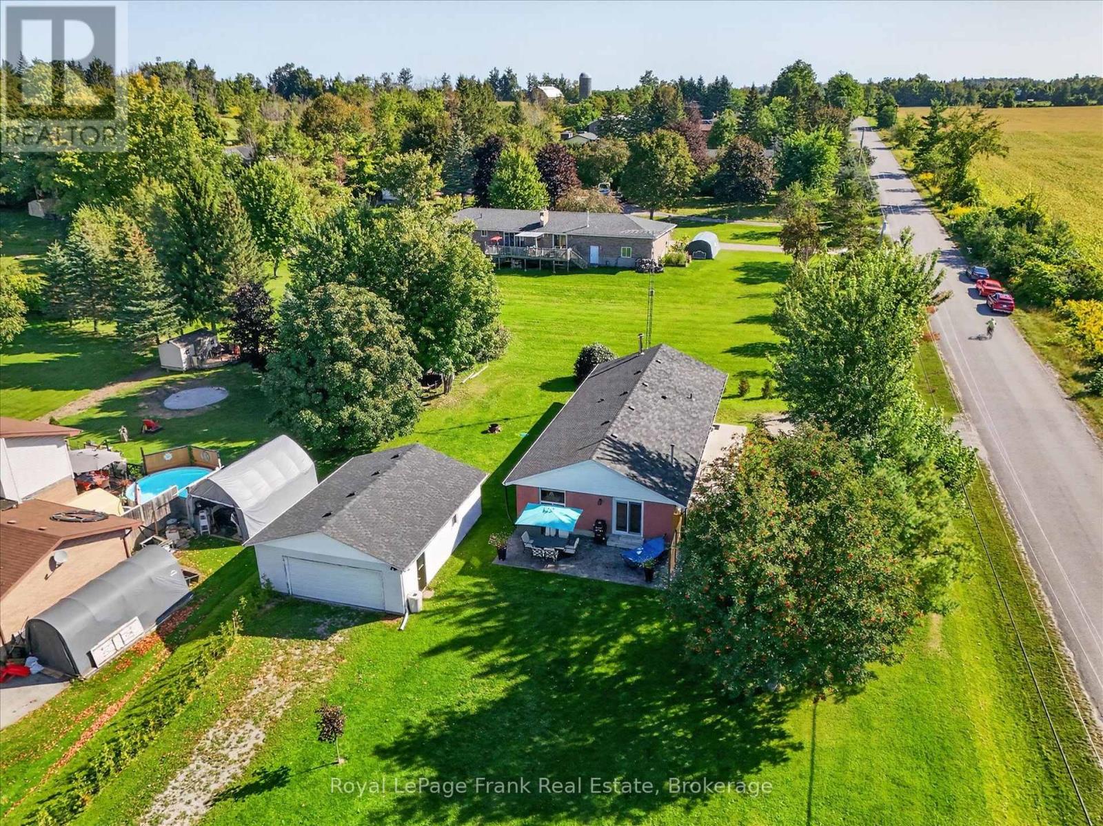 170 Kerry Line Property Photo 2