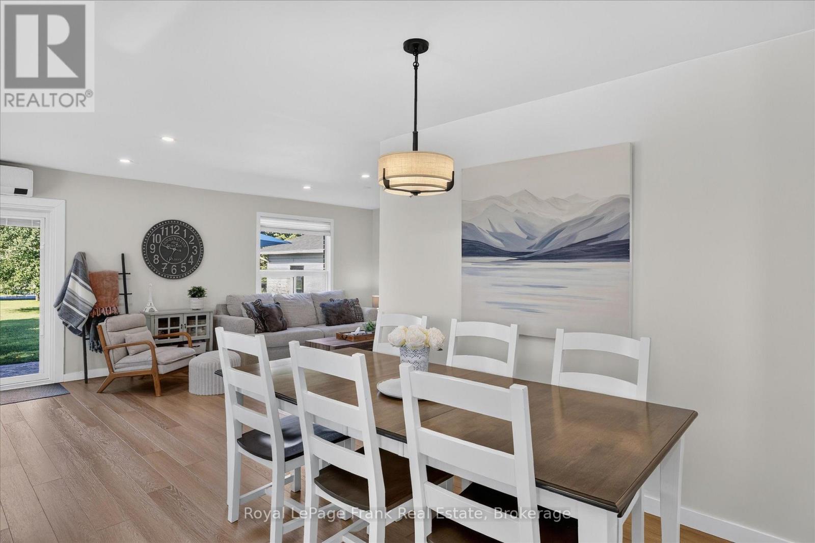 170 Kerry Line Property Photo 11
