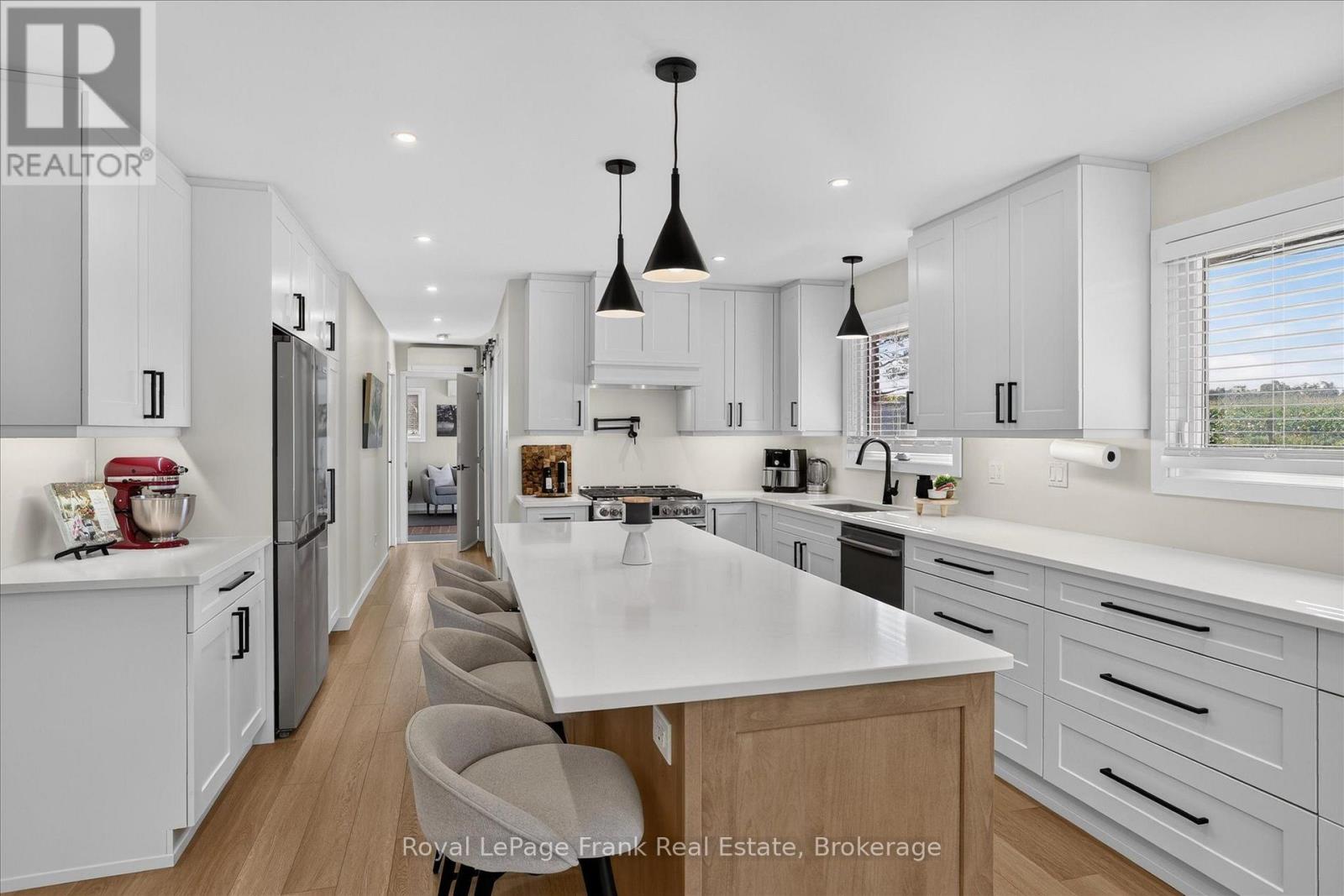 170 Kerry Line Property Photo 13