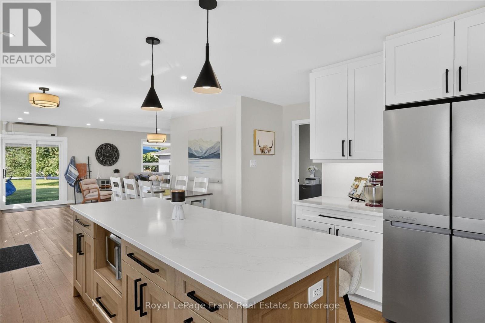 170 Kerry Line Property Photo 17