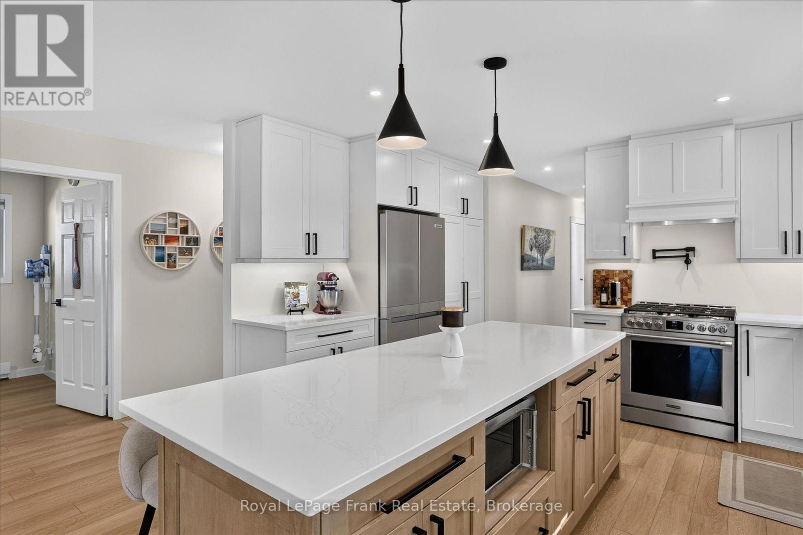 170 Kerry Line Property Photo 18