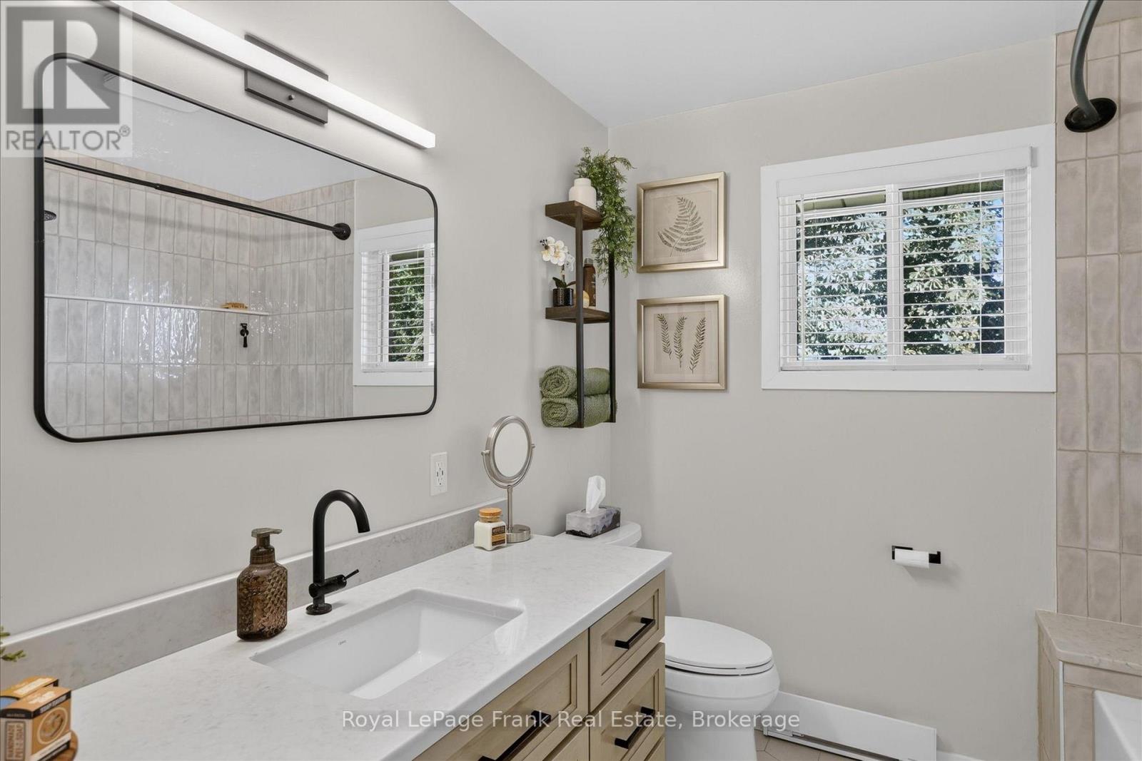 170 Kerry Line Property Photo 22