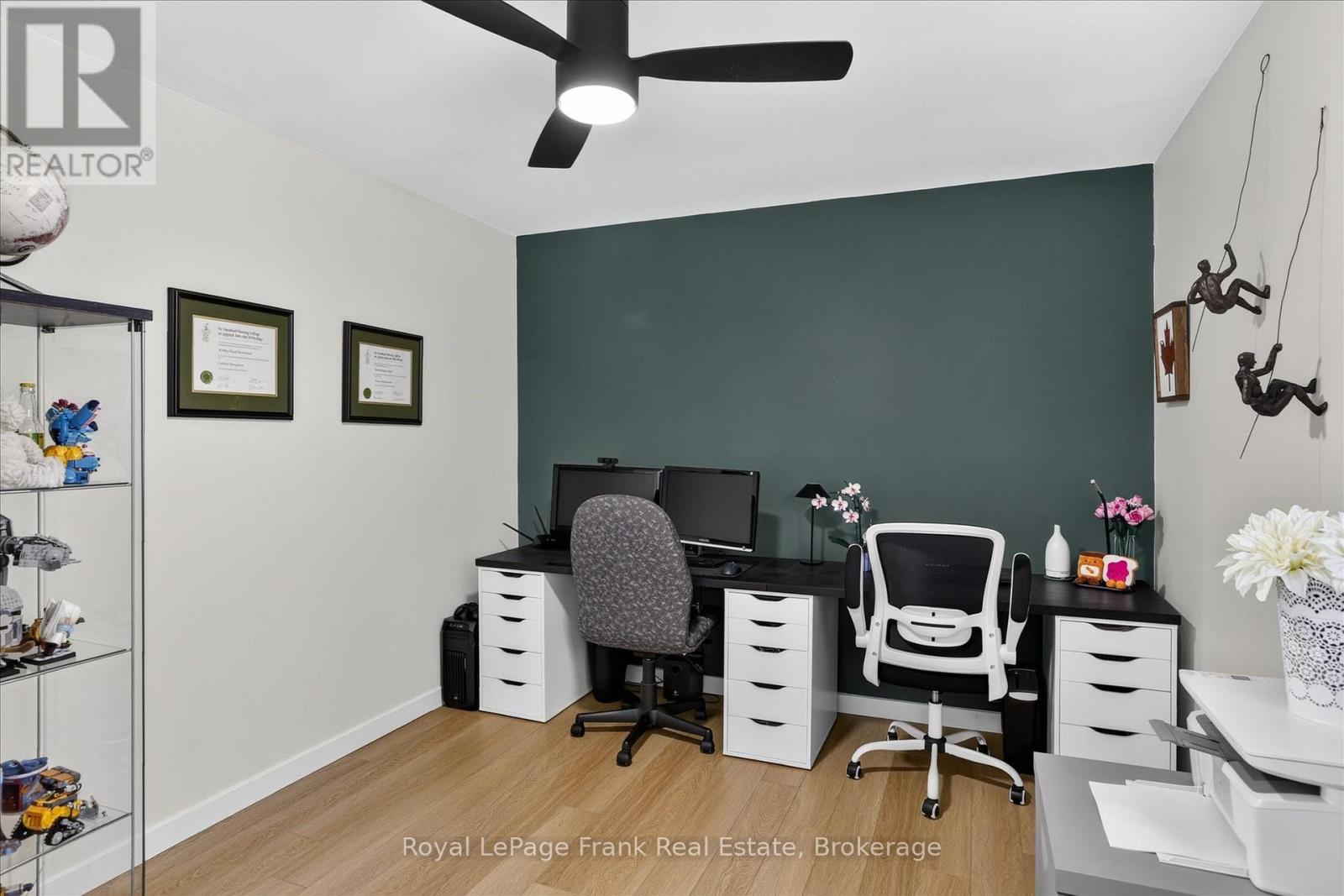 170 Kerry Line Property Photo 23