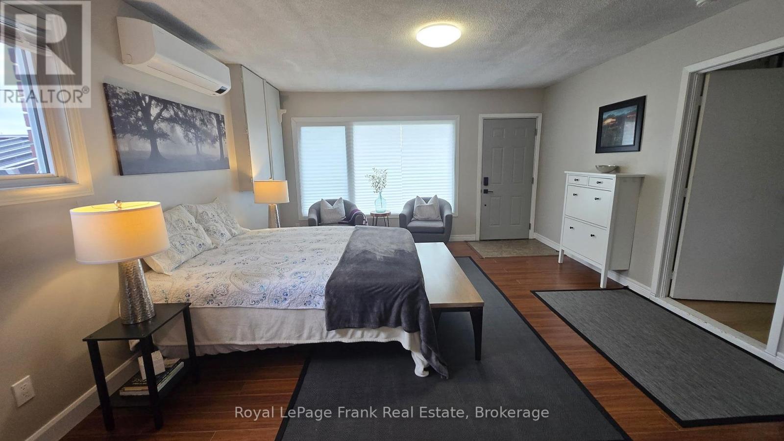 170 Kerry Line Property Photo 28