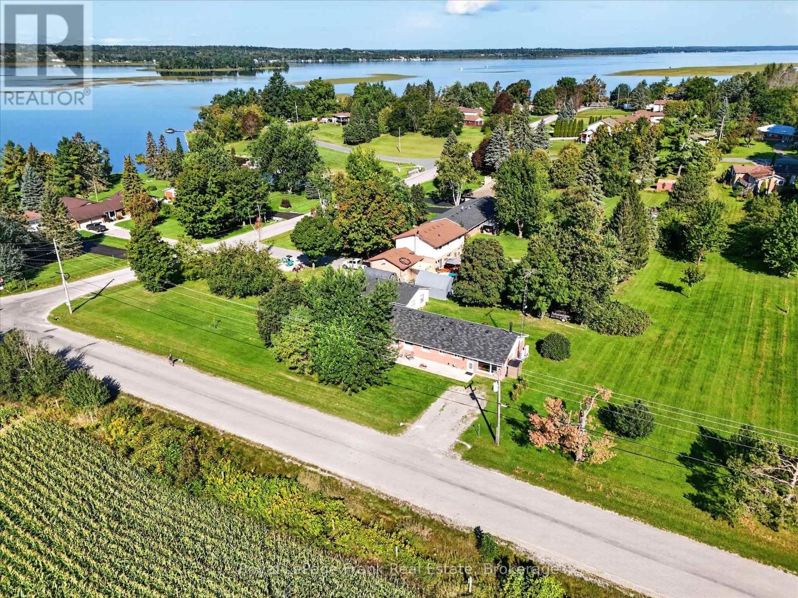 170 Kerry Line Property Photo 42