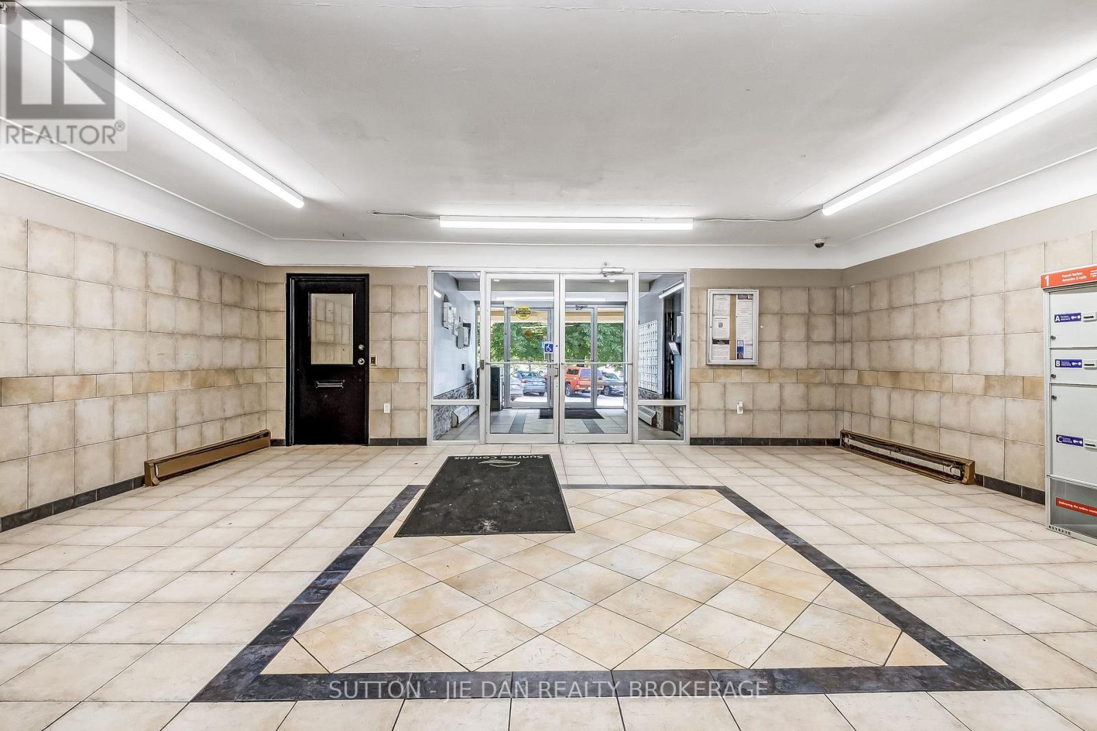 605 - 583 Mornington Avenue Property Photo 2
