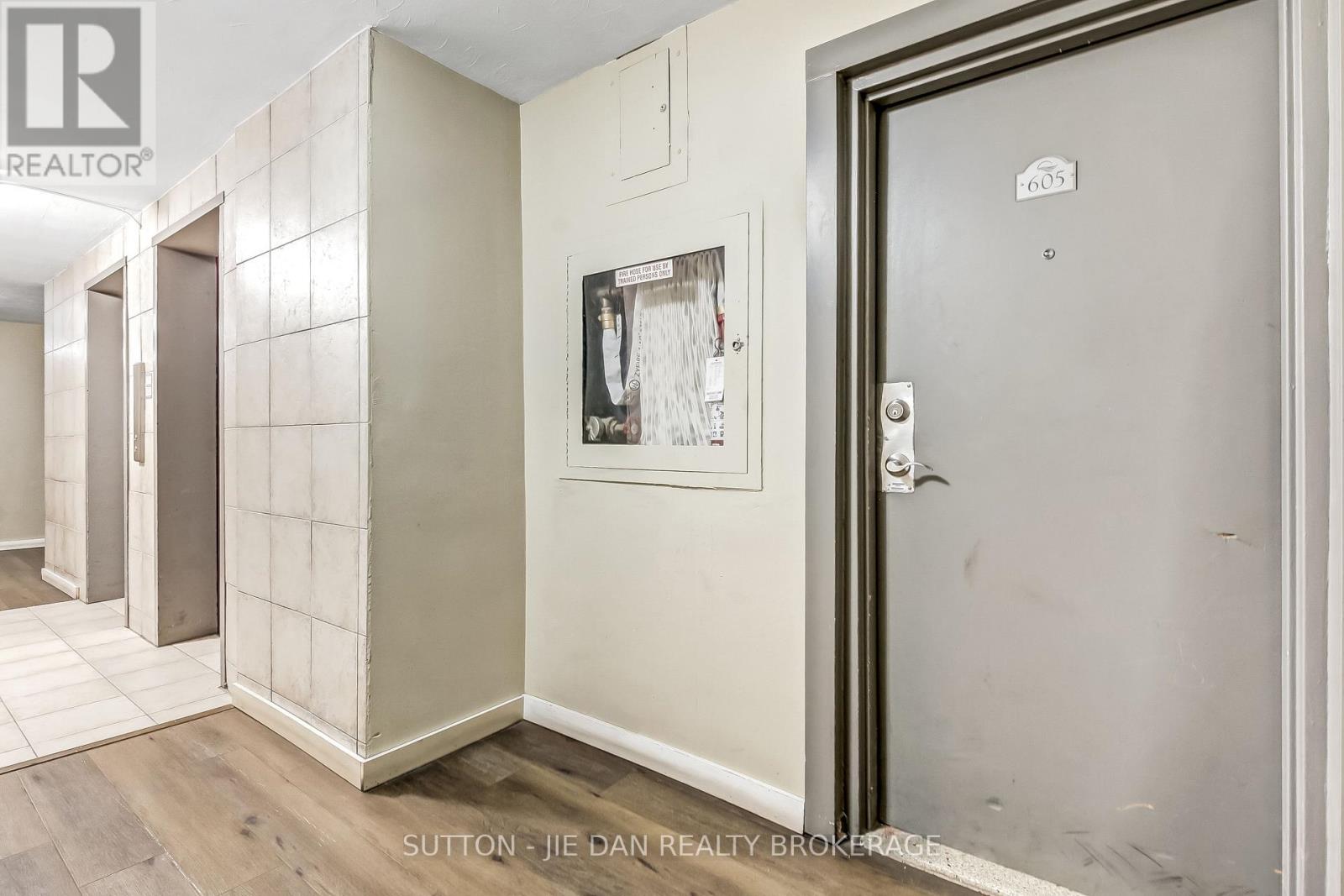 605 - 583 Mornington Avenue Property Photo 3