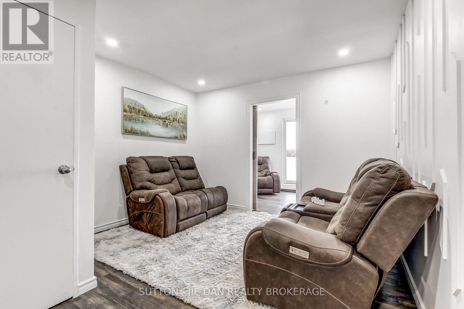605 - 583 Mornington Avenue Property Photo 6