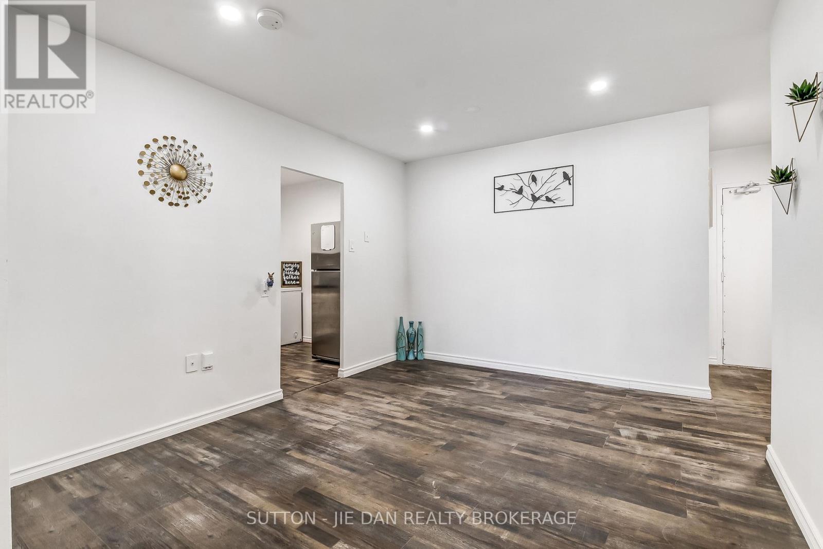 605 - 583 Mornington Avenue Property Photo 8