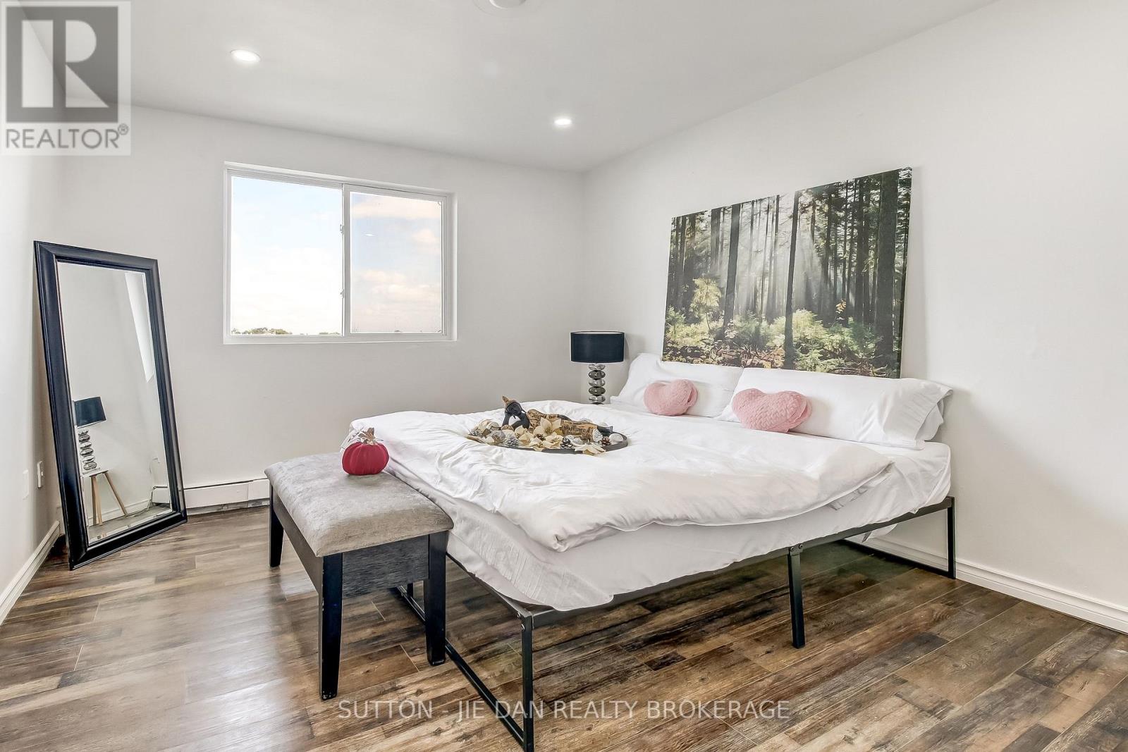 605 - 583 Mornington Avenue Property Photo 11