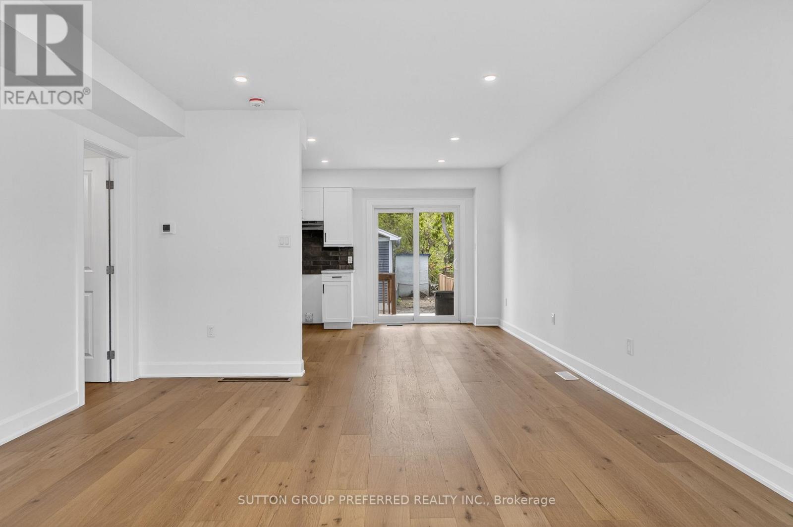 665 Piccadilly Street Property Photo 7