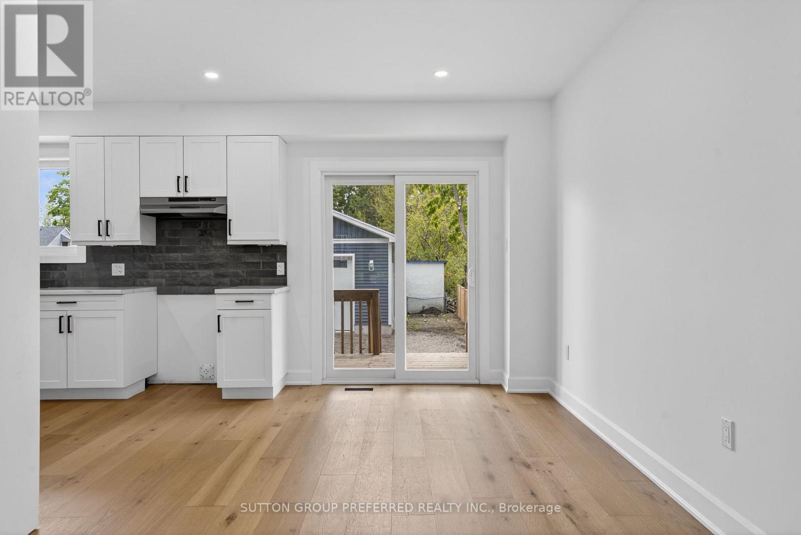 665 Piccadilly Street Property Photo 8