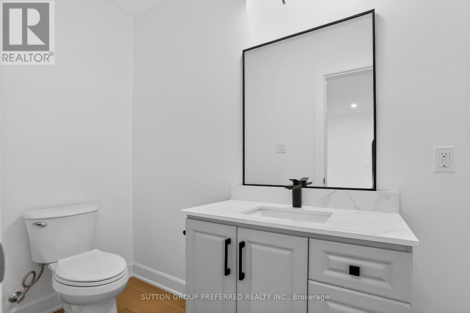 665 Piccadilly Street Property Photo 15