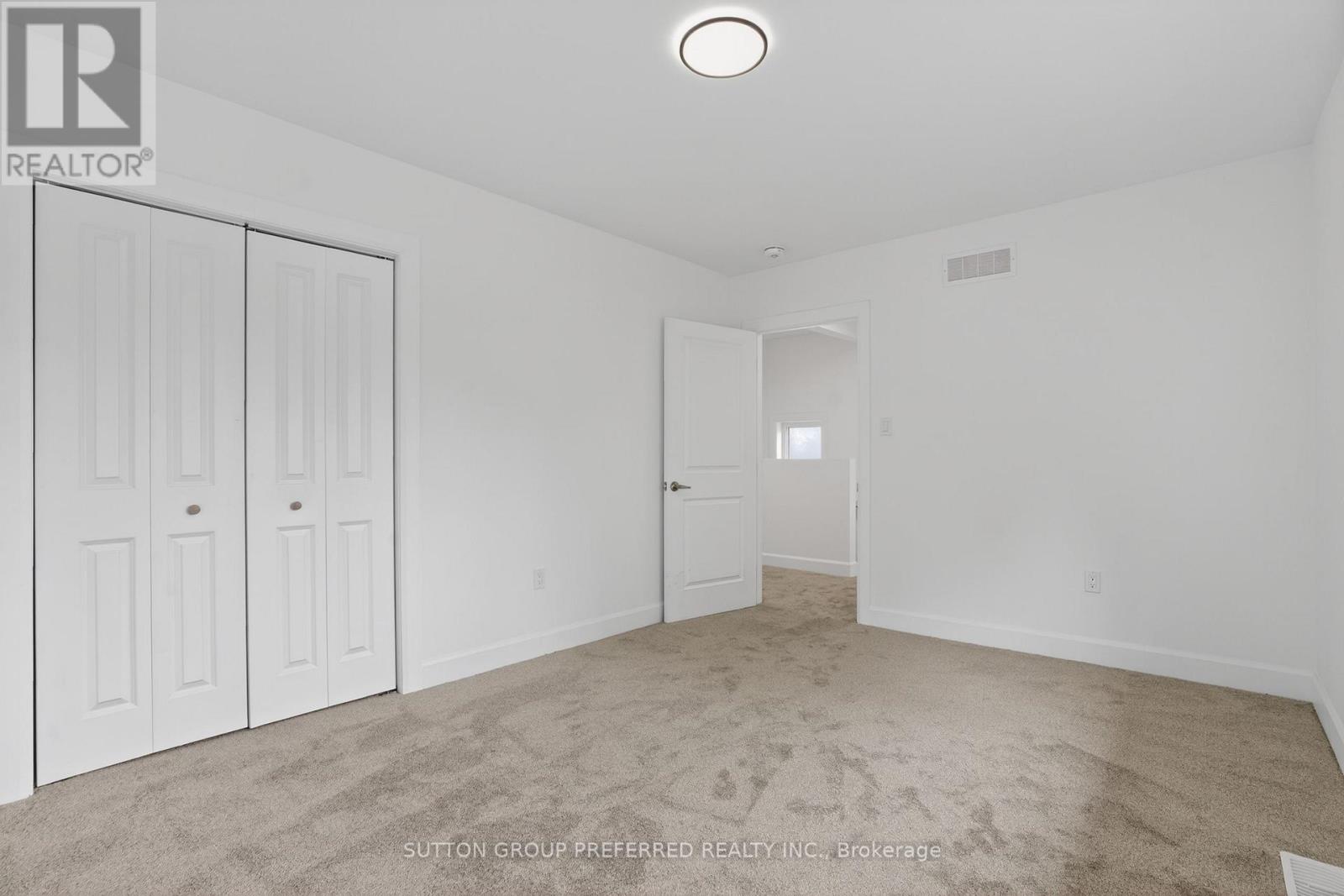665 Piccadilly Street Property Photo 19