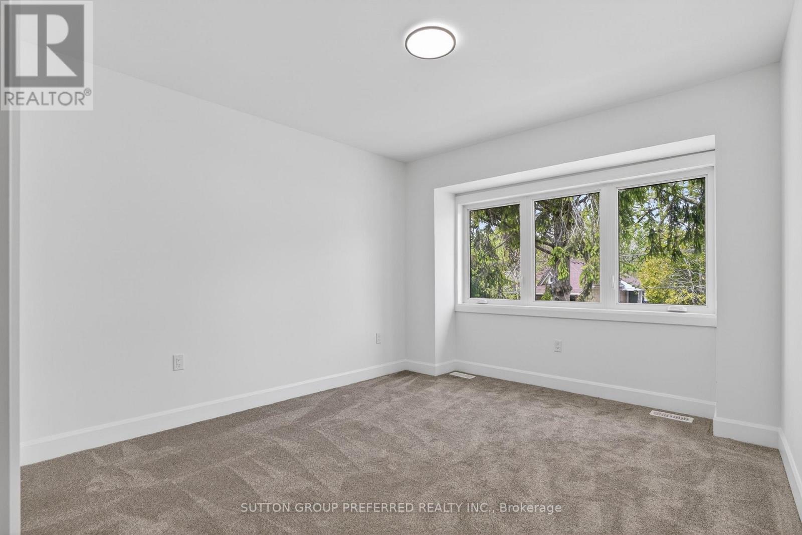 665 Piccadilly Street Property Photo 21