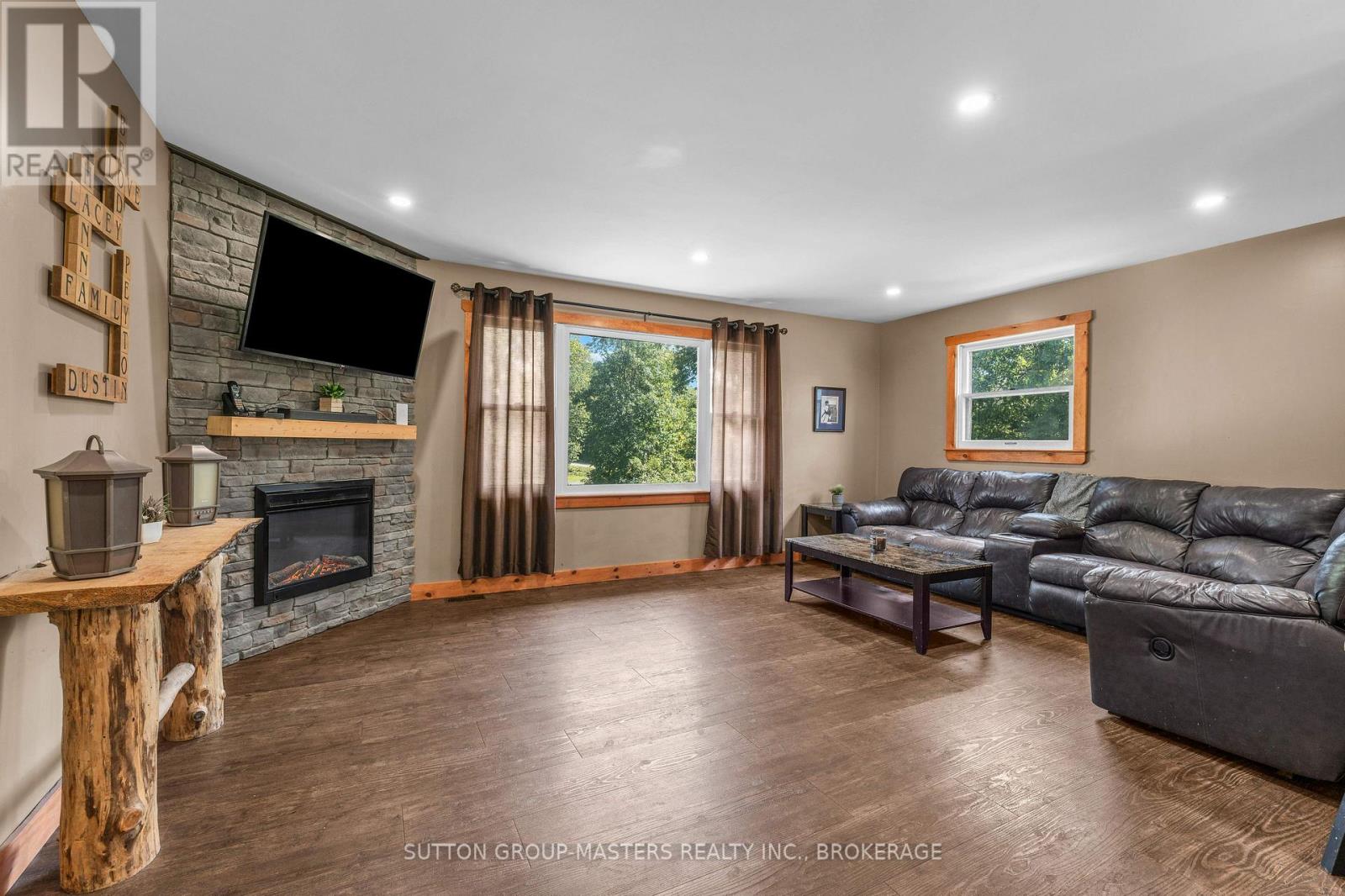 754 Church Road Property Photo 8