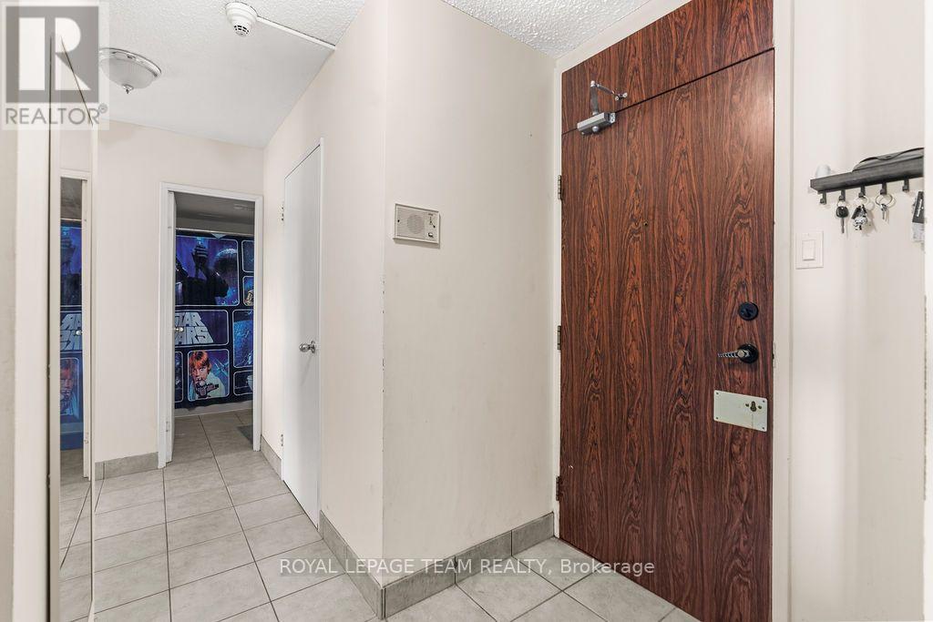1112 - 2000 Jasmine Crescent Property Photo 6
