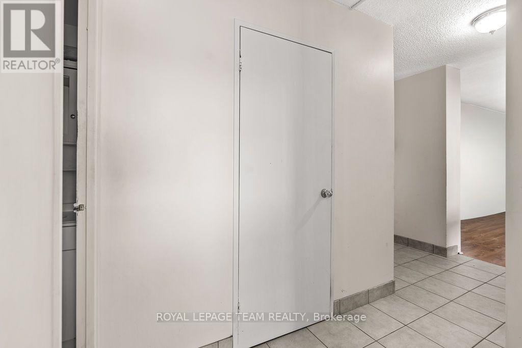 1112 - 2000 Jasmine Crescent Property Photo 8