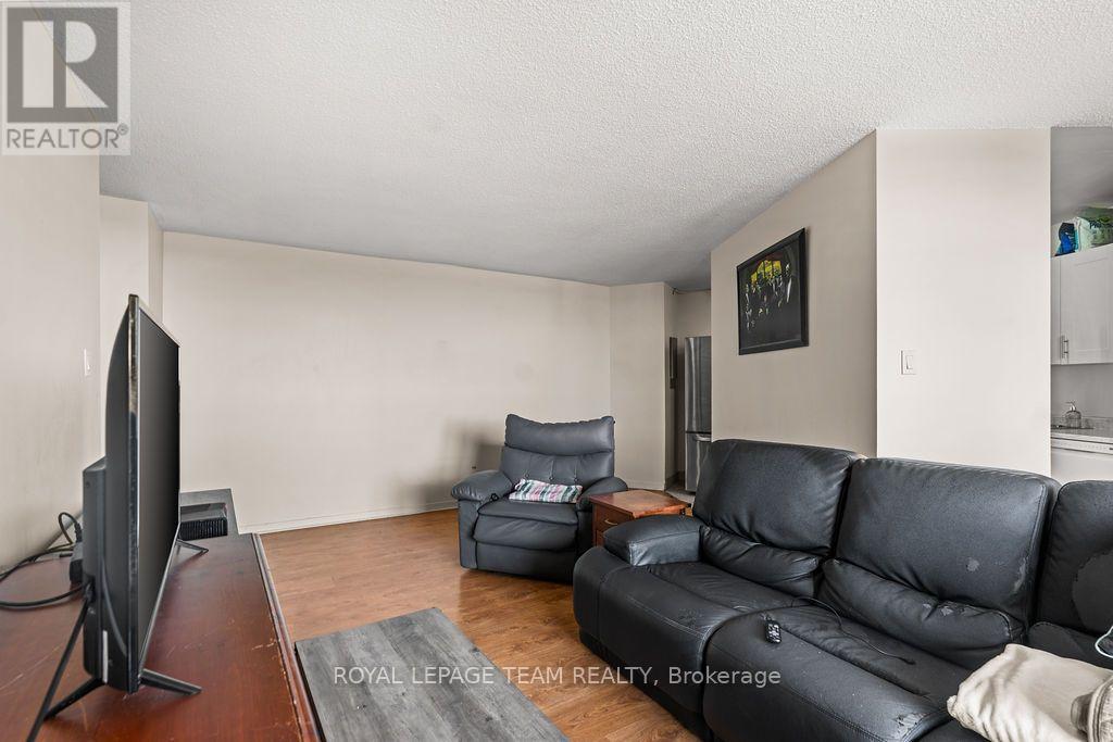 1112 - 2000 Jasmine Crescent Property Photo 22