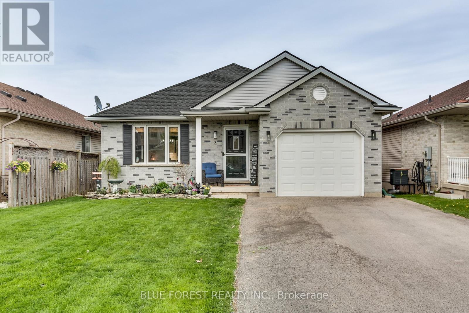 3 Meadowvale Drive Property Photo 1