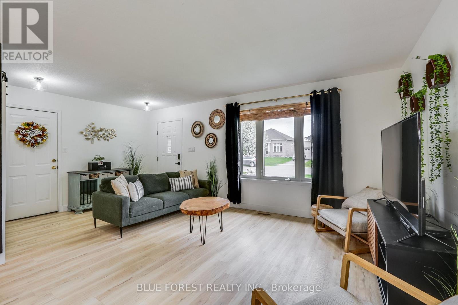 3 Meadowvale Drive Property Photo 3