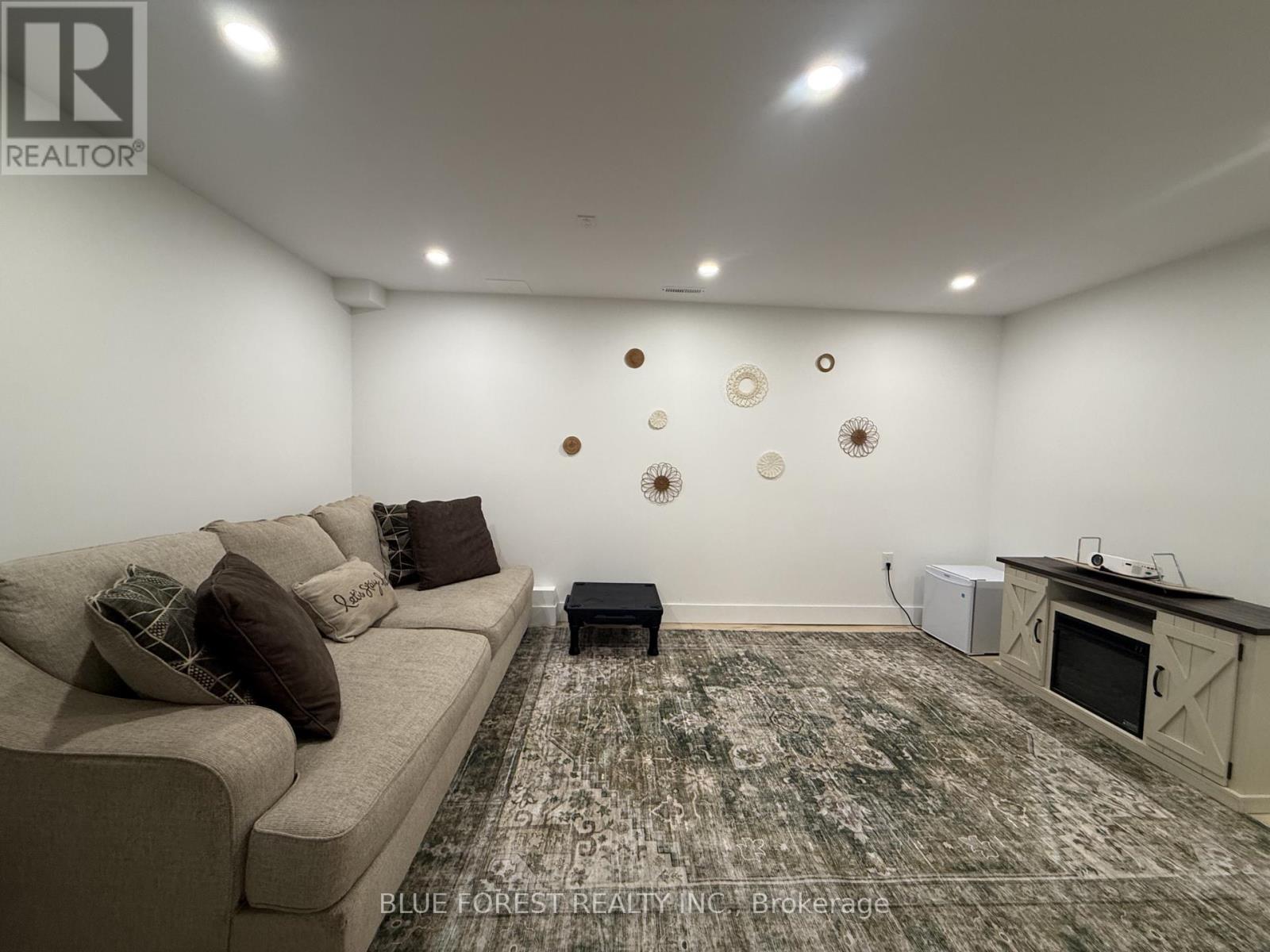 3 Meadowvale Drive Property Photo 15