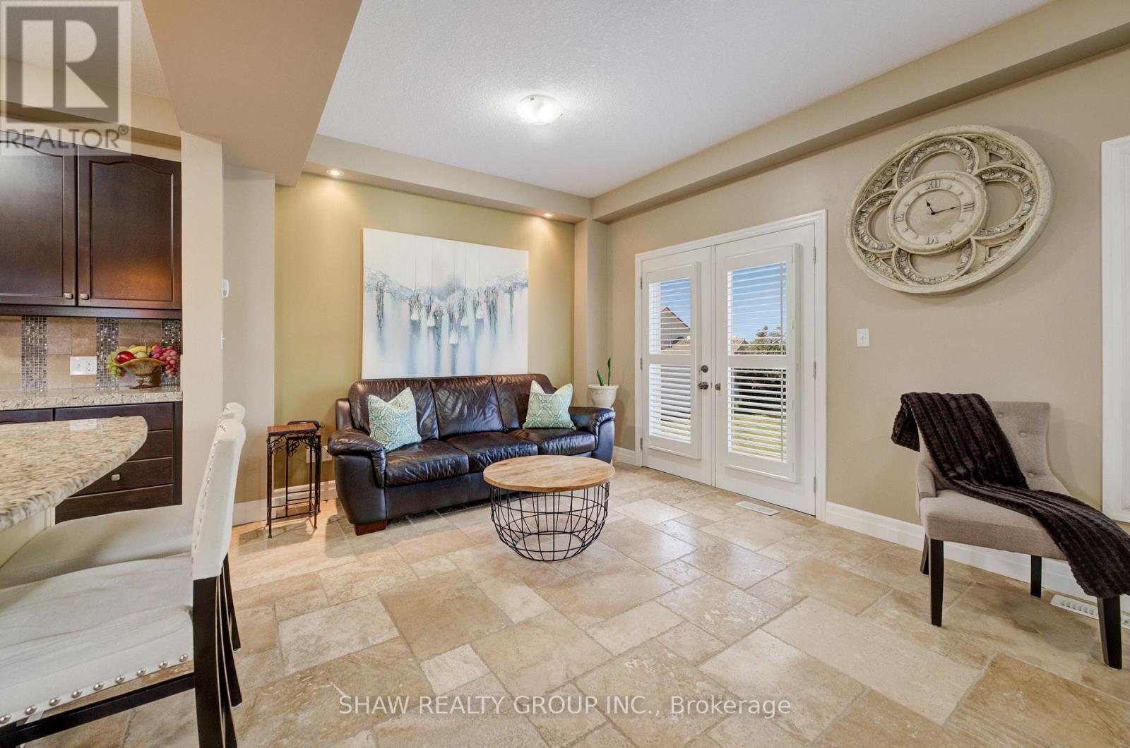 300 Watervale Crescent Property Photo 17