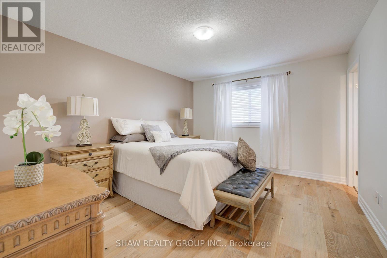 300 Watervale Crescent Property Photo 28