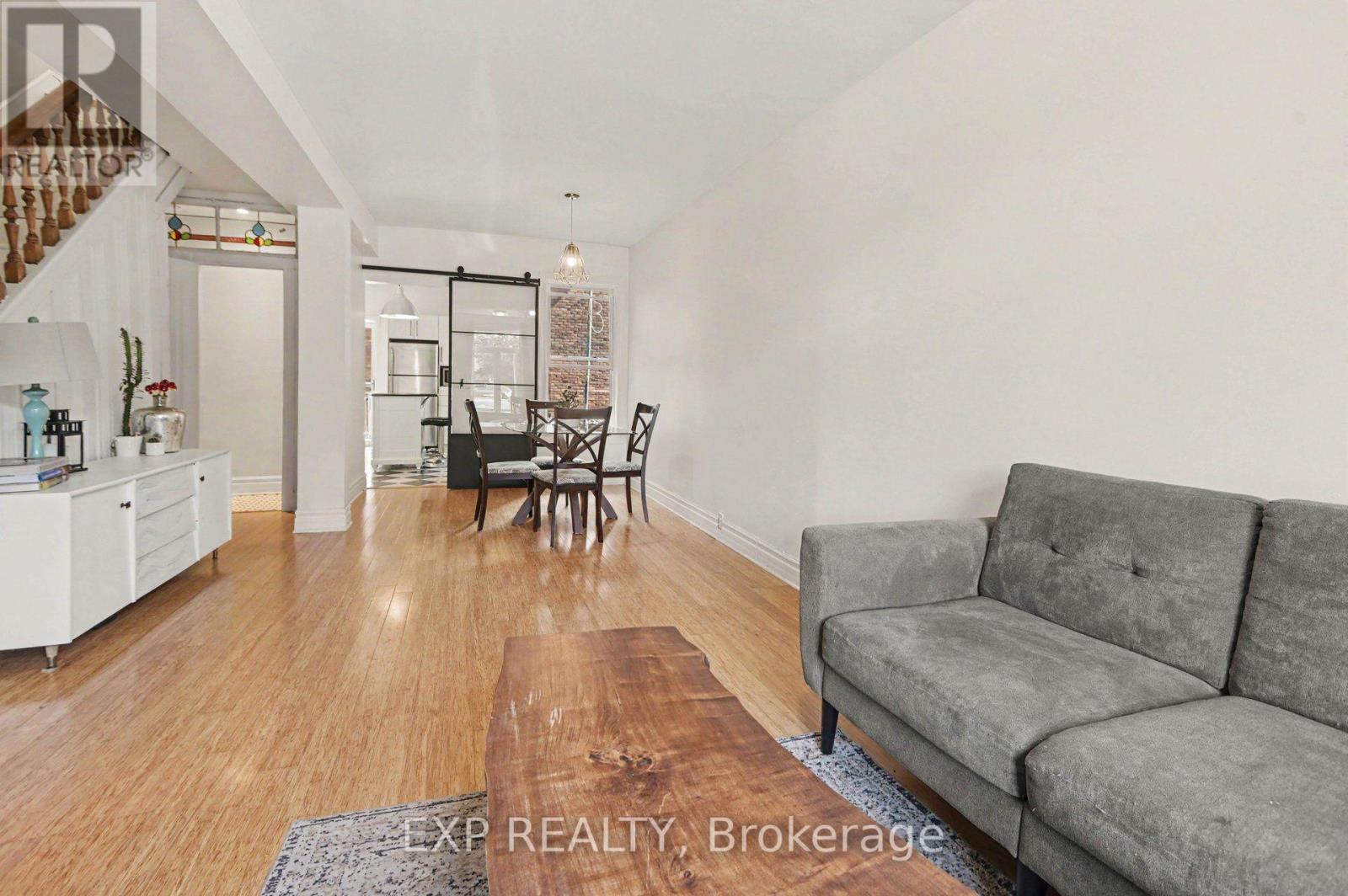 541 Bay Street Property Photo 8