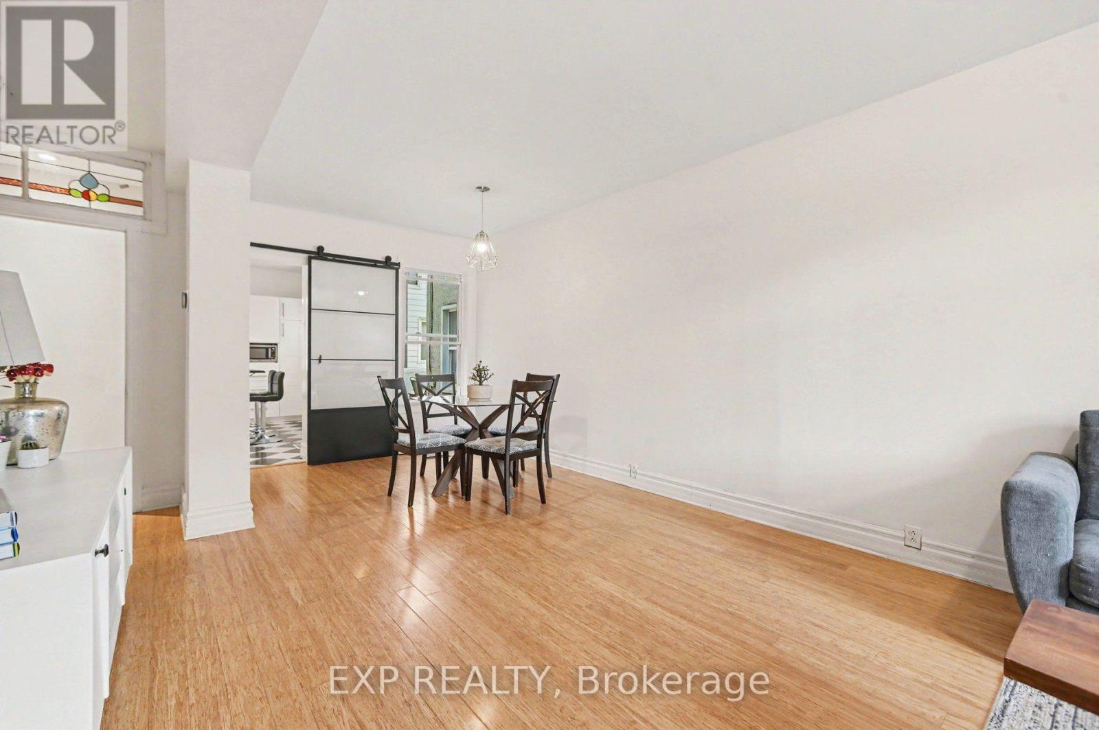 541 Bay Street Property Photo 10