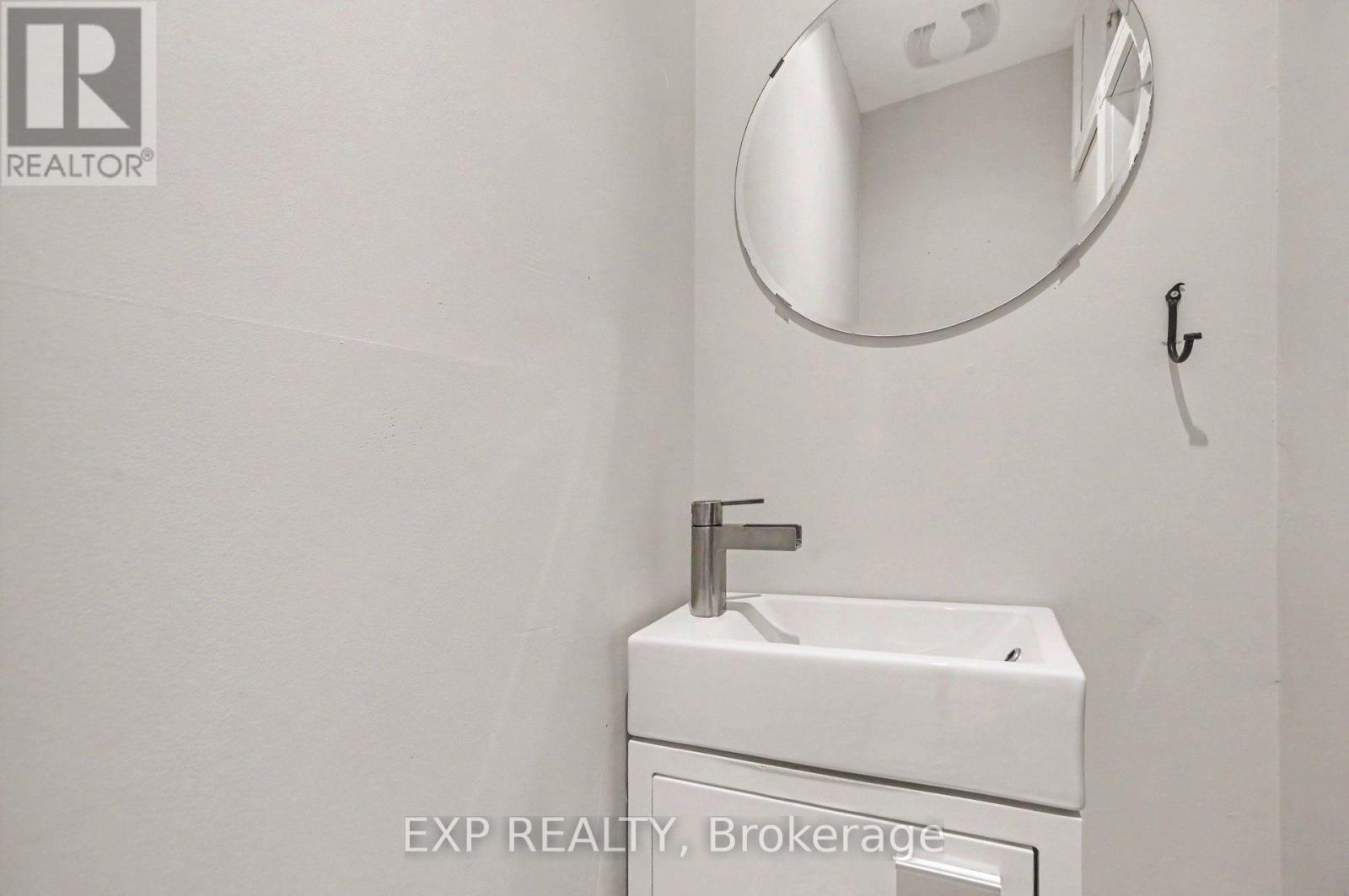 541 Bay Street Property Photo 19